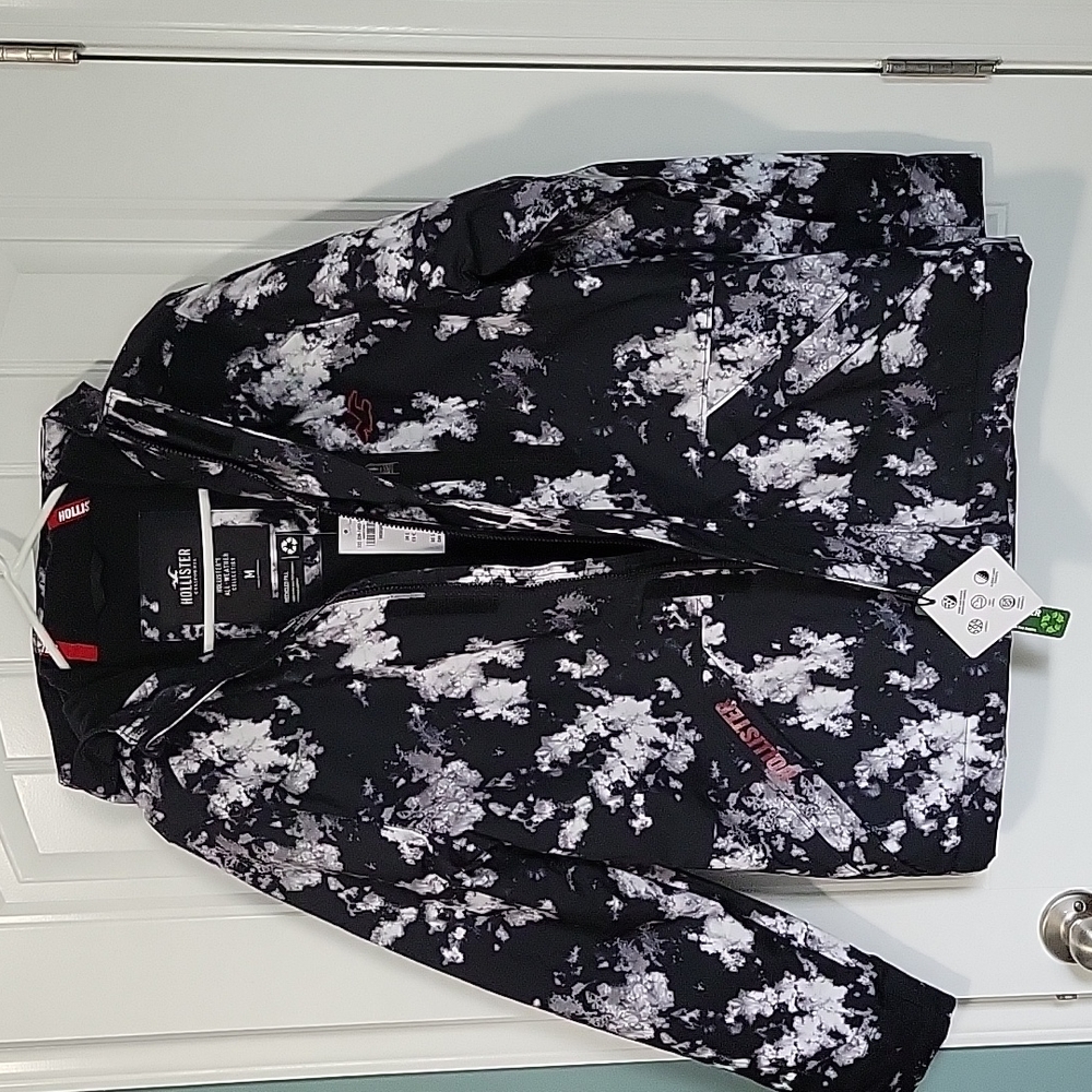 Brand NEW Hollister All Weather Jacket